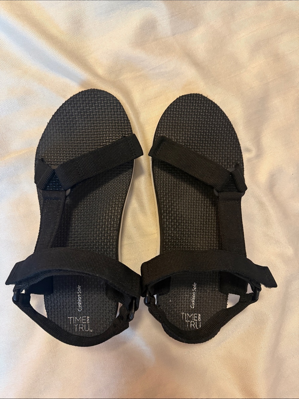 Time and Tru Black Open-Toe Adjustable platform Sport Sandals